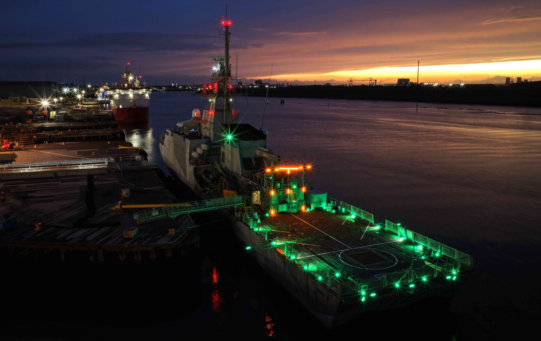 Innovative helicopter landing system installed on third Royal Navy ship at UK Docks 