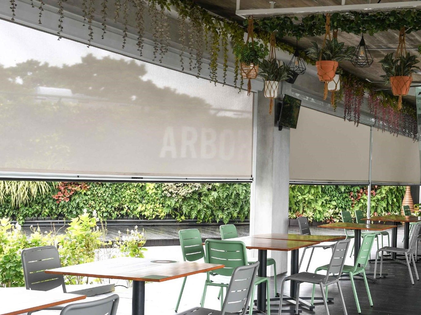 Solar Solve Adds Ziptrak® Blinds to Global Product Range