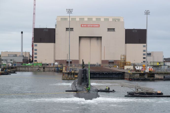 HMS_Agamemnon_trim_dive_October2025_DDH_during_dive.jpg